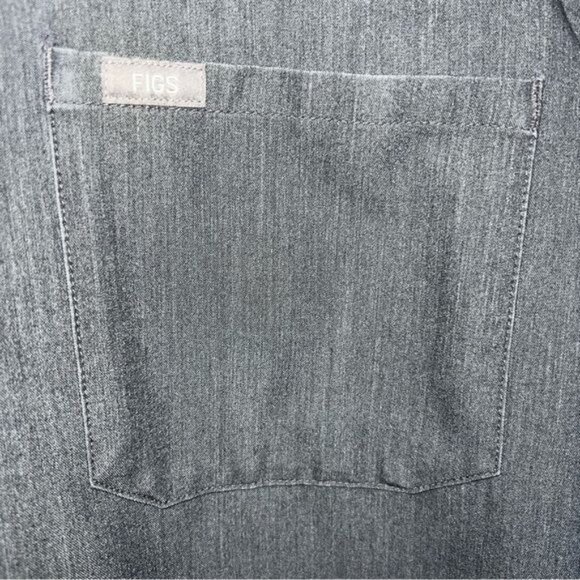 Figs Womens Technical Collection Scrub Top V-Neck Gray Size Small Lightweight & - Picture 8 of 10